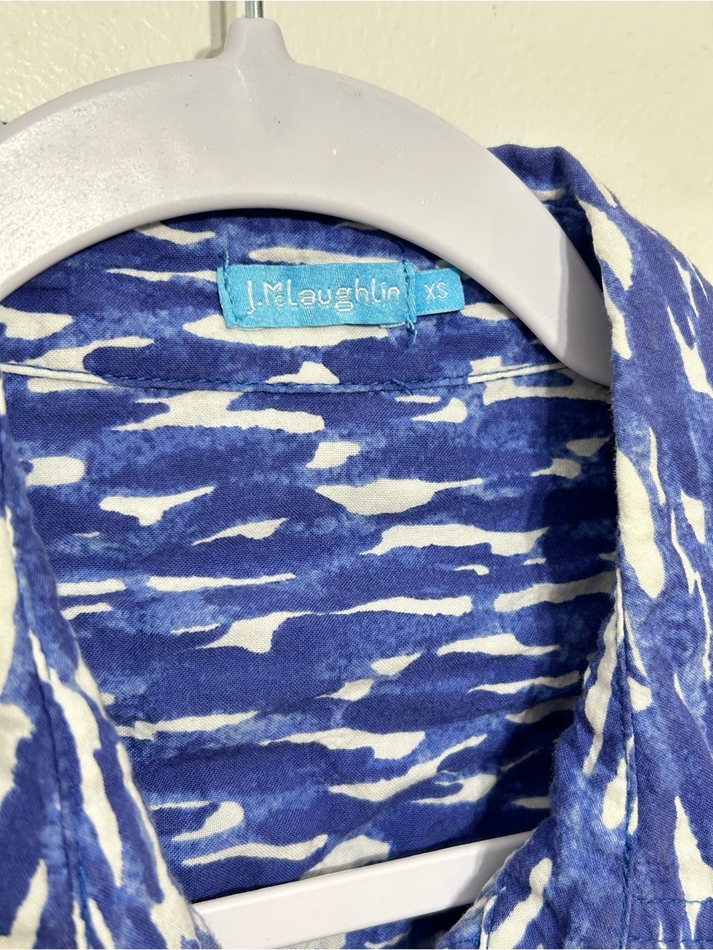 J. McLaughlin Coastal Chic Crinkle Texture Button Up Shirt Womens Size XS - Picture 6 of 8